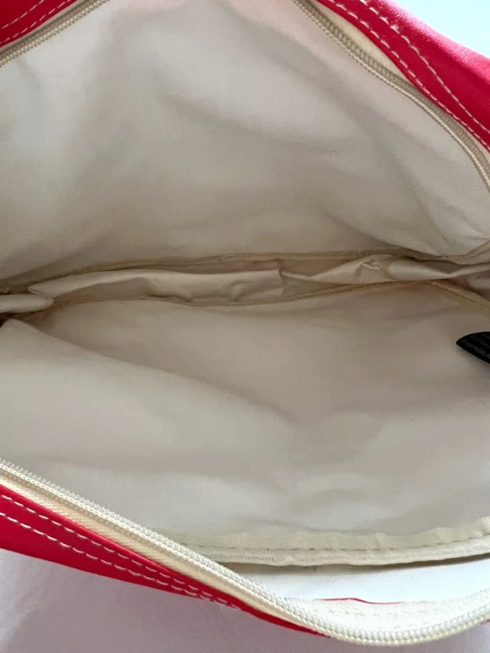 y2k Ecko messenger bag shoulder crossbody red cream vinyl retro zip up marc